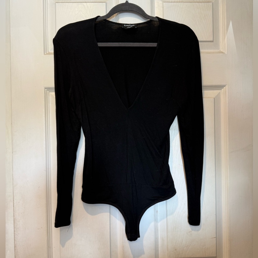 Bebe deep v long sleeve black bodysuit xs